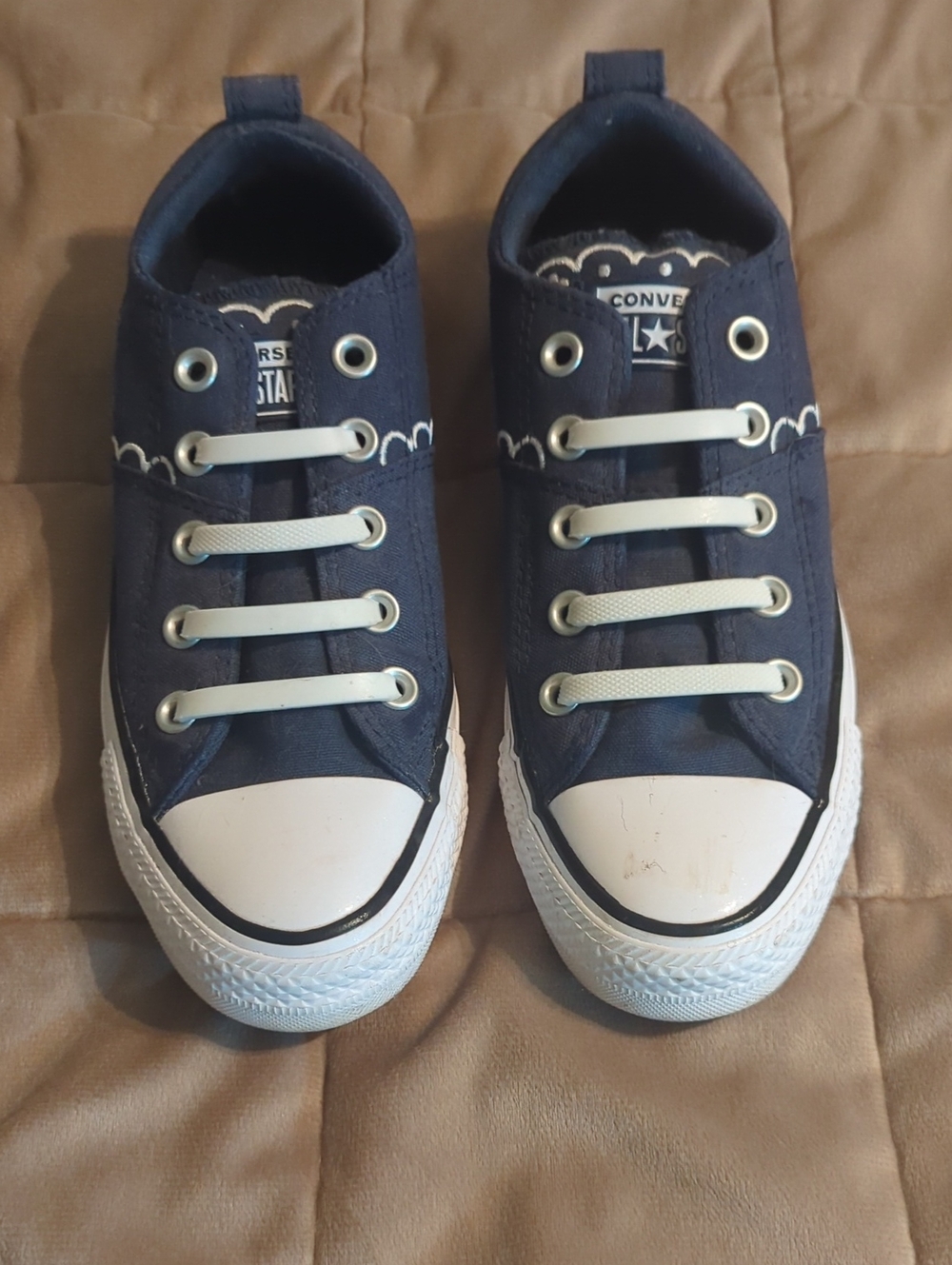 Converse Women Navy Canvas Low-Top Sneakers
